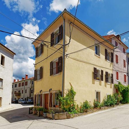 Apartments Viola By Rent Istria Momjan ภายนอก รูปภาพ
