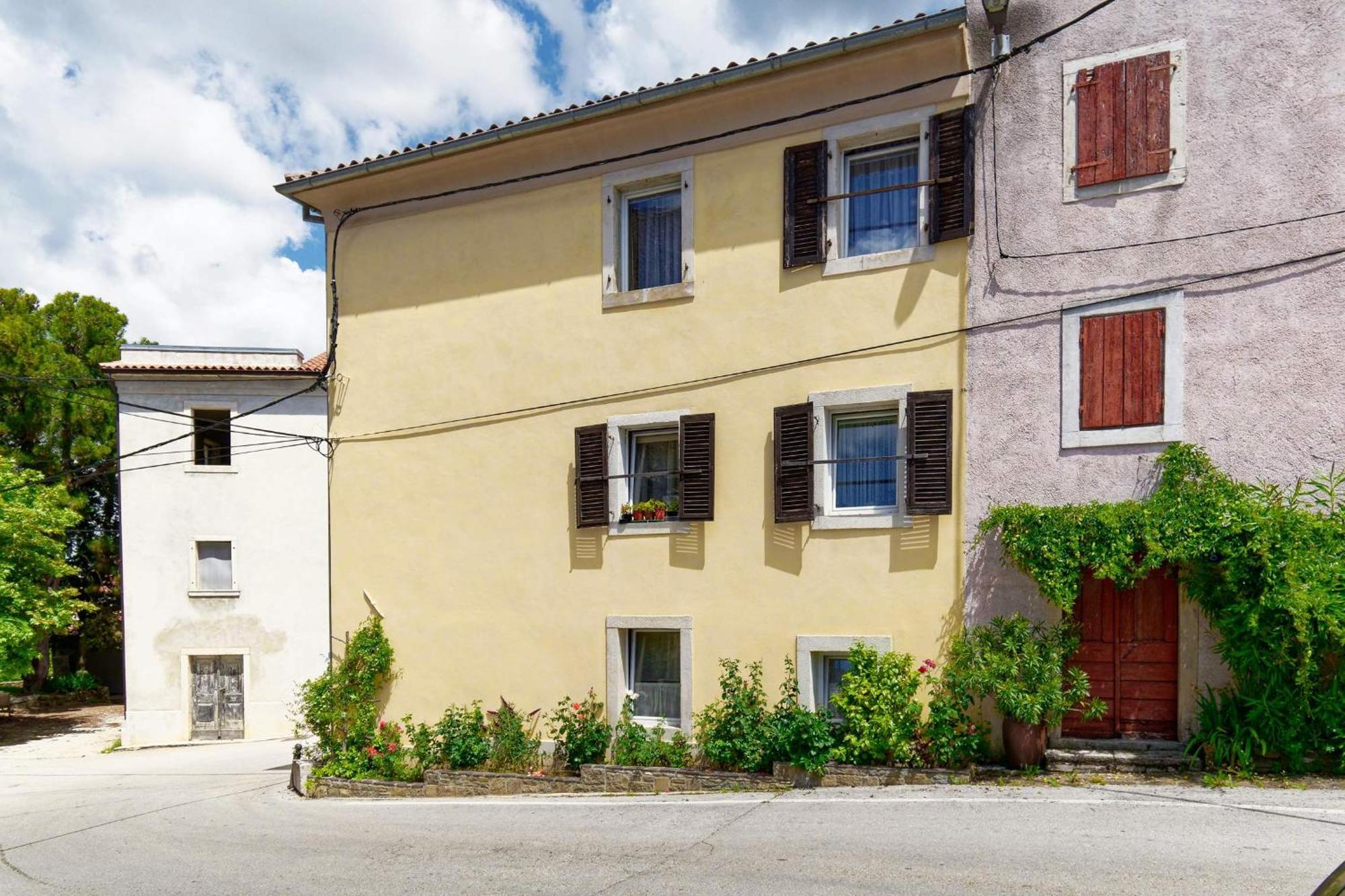 Apartments Viola By Rent Istria Momjan ภายนอก รูปภาพ